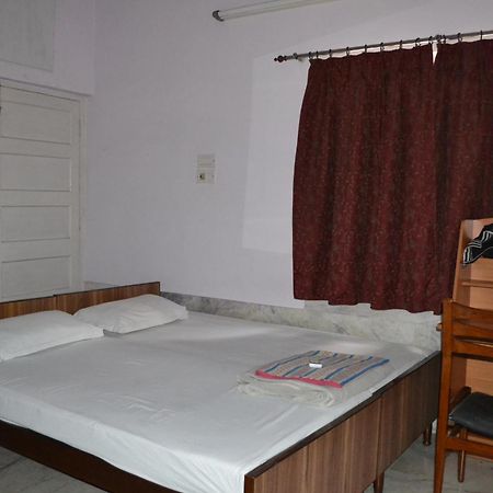 Monorama Guest House Kolkata Bagian luar foto