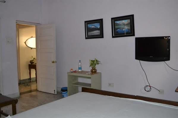 Monorama Guest House Kolkata Bagian luar foto