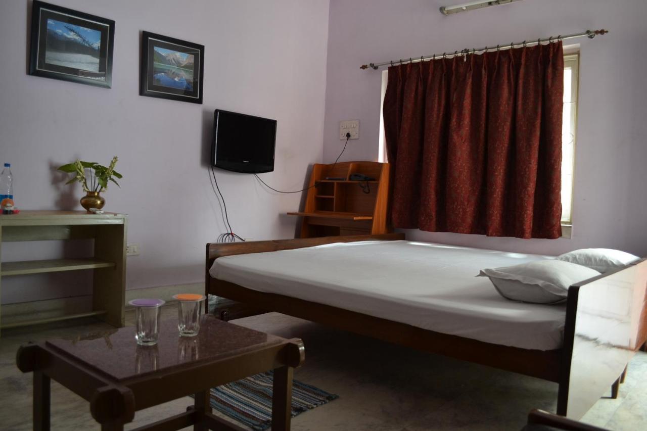 Monorama Guest House Kolkata Bagian luar foto
